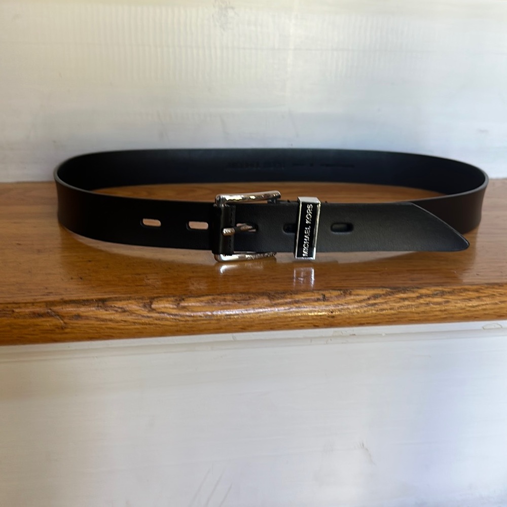 Michael kors genuine leather Medium belt